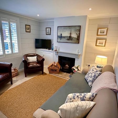 Stylish 3Br Cowes Cottage Close To The Waterfront Exterior foto