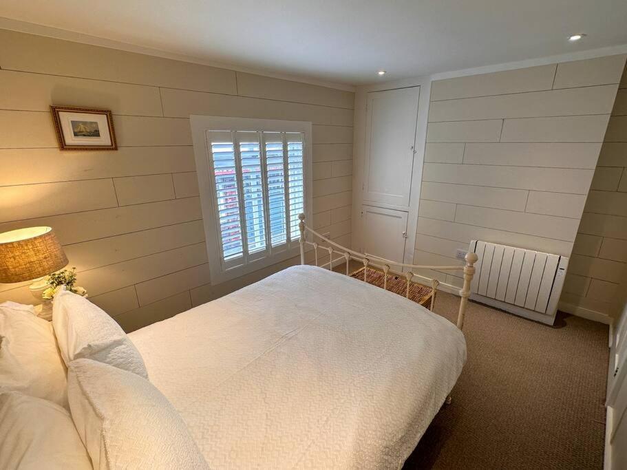 Stylish 3Br Cowes Cottage Close To The Waterfront Exterior foto
